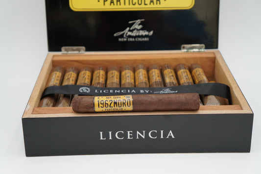 Licencia Particular Churchill 24 Count Humidor Box