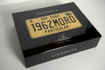 Licencia Particular Churchill 24 Count Humidor Box