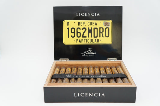 Licencia Particular Toro 24 Count Humidor Box